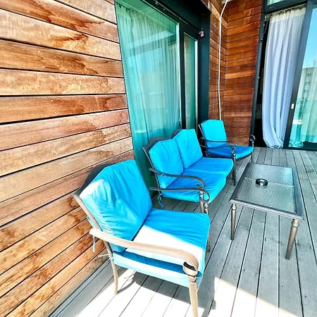 Blue Bike Seaview Apartment Mamaia