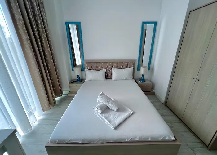 Blue Bike Seaview & *