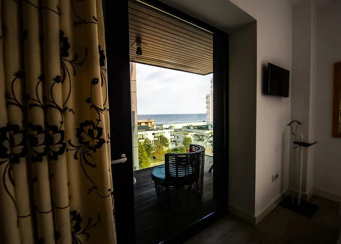 Blue Bike Seaview & *