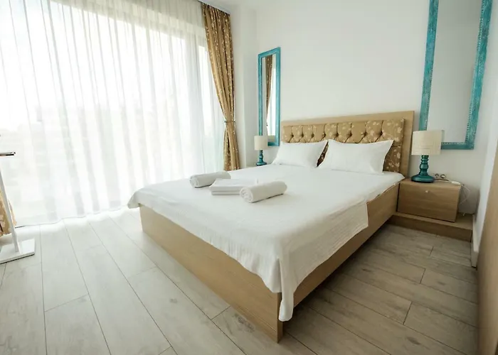 Blue Bike Seaview & *